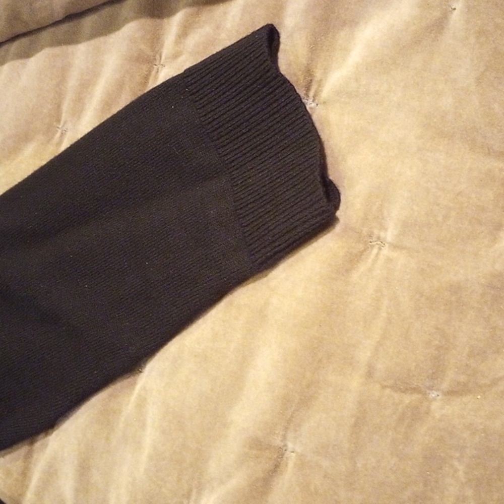 Ellen Tracy Valero Sweater with Pearl Trim - Picture 4 of 7